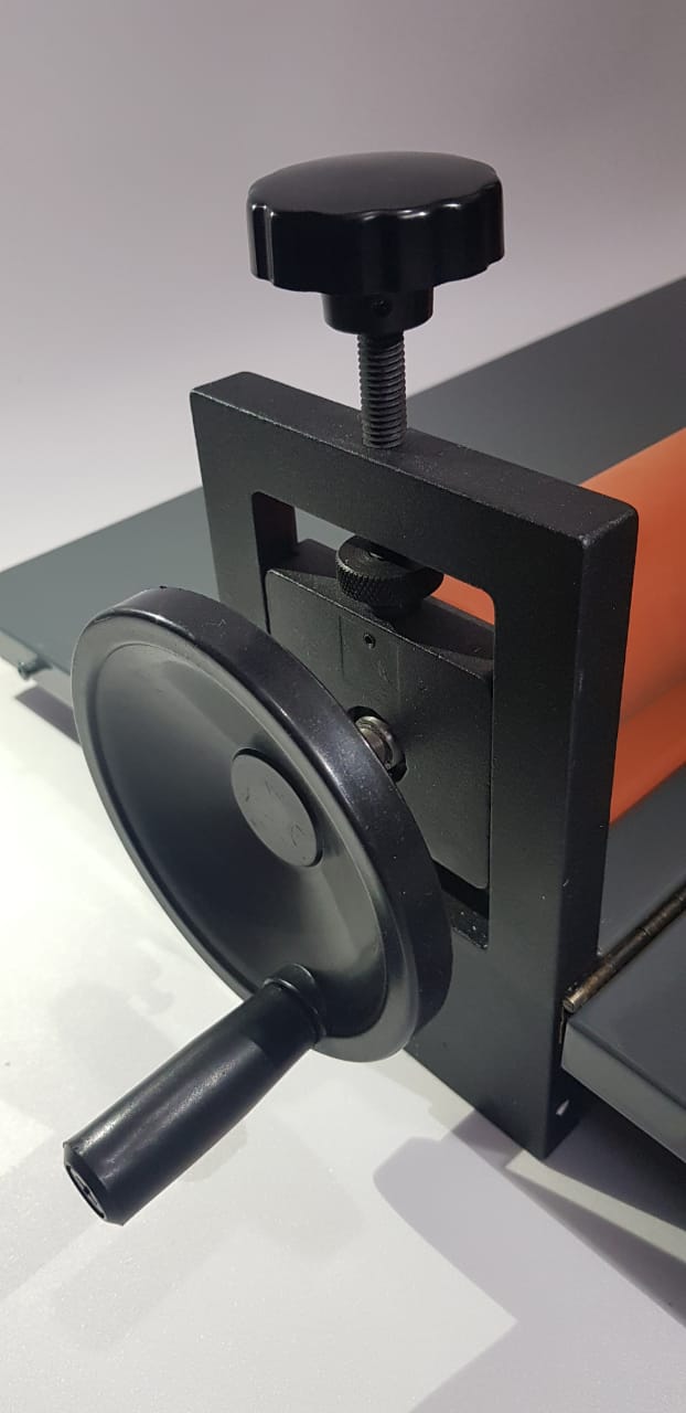 Laminadora de textura 25 PULGADAS